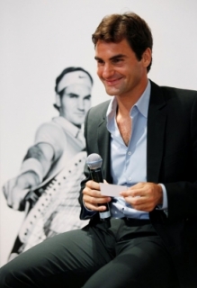 Roger Federer si ročně vydělá několikanásobně více mimo kurt než na něm.