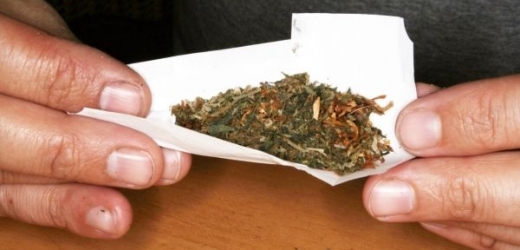 Přední lékařský časopis opět vzbudil diskuse o legalizaci marihuany.