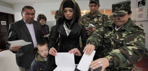 Volební místnost nedaleko Biškeku.