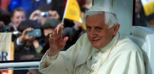 Církev chce přivézt papeže do Česka opět v roce 2013.