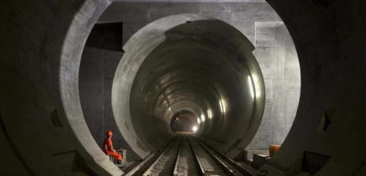 Ve Švýcarsku dokončí nejdelší tunel na světě.
