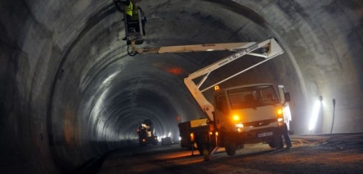 Báňský úřad udělil firmě Metrostav za propad pražského tunelu Blanka pokutu jeden milion korun.