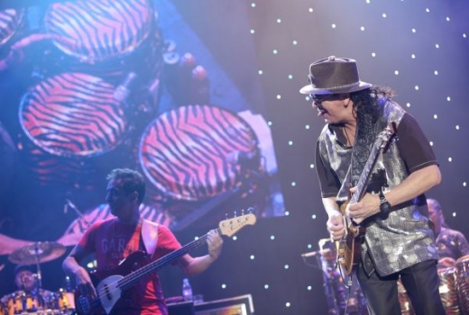 Santana v České republice koncertuje v rámci turné Universal Tone Tour, na němž propaguje reedici své nejúspěšnější desky Supernatural.