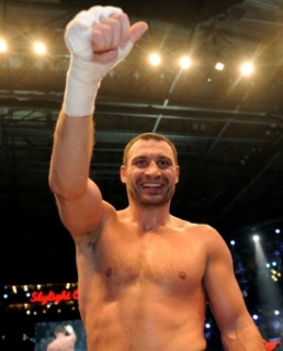 Vitalij Kličko svůj titul obhájil s přehledem.
