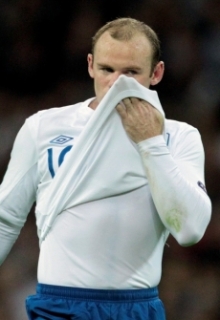 Wayne Rooney v dresu národního týmu.