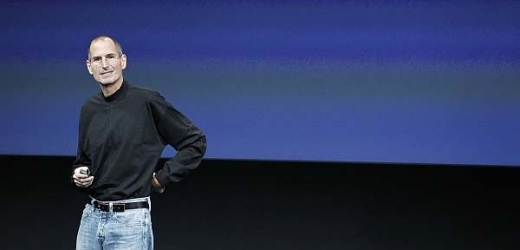 Šéf Applu Steve Jobs má 51 miliard na nákupy. Koupí i Sony?