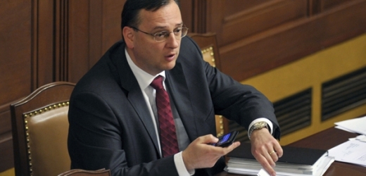 Premiér Petr Nečas nabádal poslance ke schválení úspor.