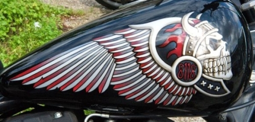 Tradiční symbol motorkářů Hells Angels.