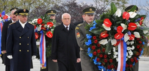 Pietní akce na Vítkově se zúčastnil Václav Klaus i přední ústavní činitelé. 