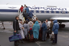 Do roku 1970 musely evropské i východoasijské aerolinky z technických důvodů mezipřistát na cestě z Evropy do východní Asie a naopak. Většinou tak činily v Moskvě, kde jim mohl přímo konkurovat tamní sovětský Aeroflot.