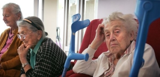 Téměř třetina lidí starších osmdesáti let trpí Alzheimerovou nemocí.