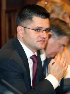 Srbský ministr zahraničí Vuk Jeremić by začal jednat třeba hned.