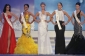 Pět finalistek Miss World - Miss Spojených států amerických Alexandria Millsová (uprostřed), Miss Venezuely Adriana Vasiniová (zcela vlevo),  Miss Botswany Emma Wareusová (vlevo), Miss Irska Emma Waldronová (vpravo) a Miss Číny Tang Xiaoová (zcela vpravo).

