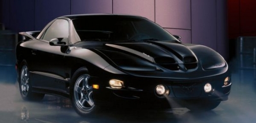 Pontiac Firebird z roku 2001.