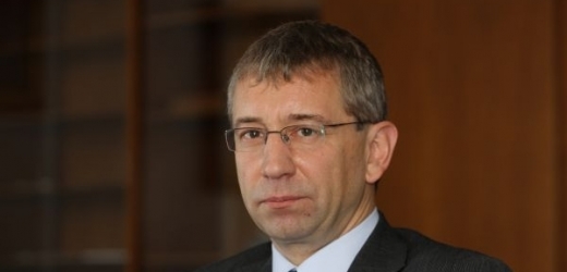 Vláda odborům neustoupí, uvedl ministr Drábek.