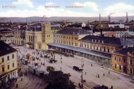 "Bílé límečky" protestují v Brně. Manifestace státních zaměstnanců se odehrála 6. listopadu 1910.