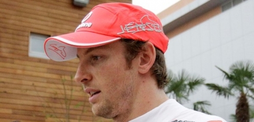 Jenson Button zažil v Sao Paulu nepříjemné chvilky.