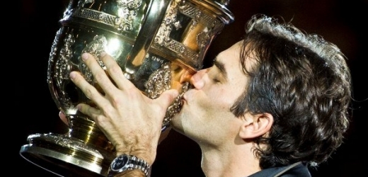 Federer ziskem titulu v Basileji překonal Samprase.