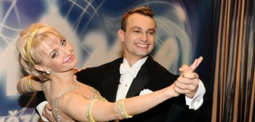Diváci dali červenou Veronice Žilkové a tanečníkovi Marku Dědíkovi.