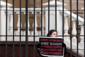 "Novinář Oleg Kašin byl zmlácen. Požaduji nalezení zadavatele a vykonavatele útoku."