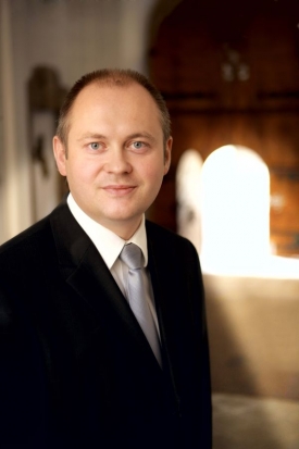 Michal Hašek odmítl předem dohodnutou podporu s Vítem Bártou. Jedná prý jen uvnitř strany.