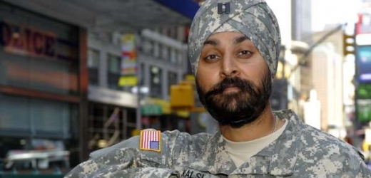 První Sikh v americké armádě.