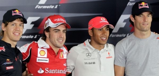 Čtveřice adeptů na titul. Zleva Sebastian Vettel, Fernando Alonso, Lewis Hamilton a Mark Webber.