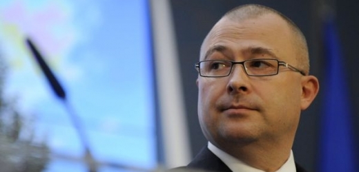Náměstek ministra financí Martin Barták obvinění z korupce popírá.