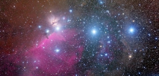 Orionův pás na říjnové České astrofotografii měsíce. Delta Orionis (vpravo) je ve skutečnosti trojhvězdou.