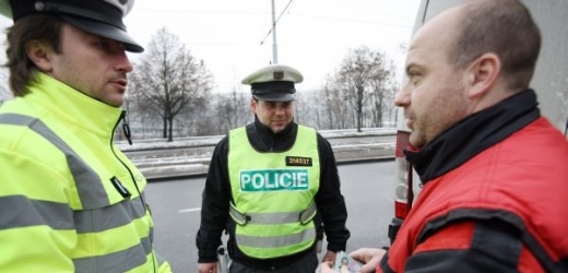 Dopravní policisté v akci (ilustrační foto).