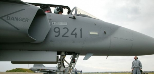 Pronájem stíhaček JAS 39 Gripen přišel státní kasu na 20 miliard korun.