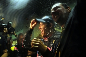 U Red Bullu se okamžitě po závodě rozjela obrovská party.