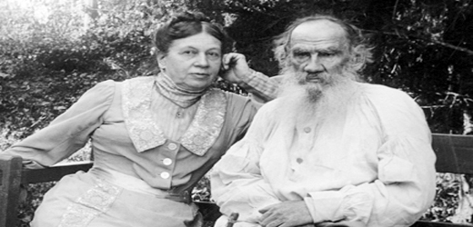 Lev Nikolajevič Tolstoj s manželkou krátce před svým útěkem z Jasné Poljany.