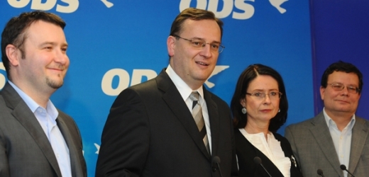 ODS v čele s premiérem Petrem Nečasem chce bonusy pro členy strany.