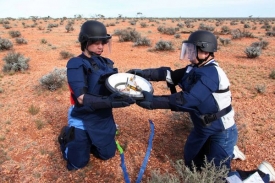 Kapsle se vzorky v červnu v pořádku přistála v australské poušti.
