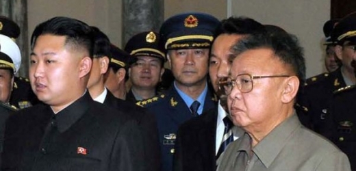 Kim Čong-un podle všeho nahradí svého otce v čele korejské totality.