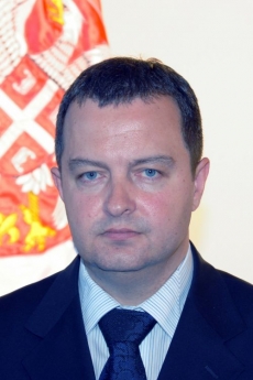 Ministr vnitra Ivica Dačić požádal o pomoc Interpol.