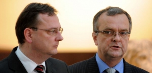 Mezi Petrem Nečasem a Miroslavem Kalouskem jsou napjaté vztahy, které znesnadňují jednání koalice.
