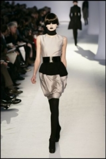 Jeden z posledních modelů Yves Saint Laurenta. 
