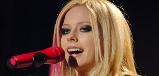 Punkrocková zpěvačka Avril Lavigneová. 