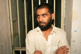 Rahmad Chán sedí v pešávárském žaláři za pokus o sebevražedný atentát.