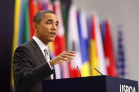 Barack Obama hovoří k účastníkům summitu.