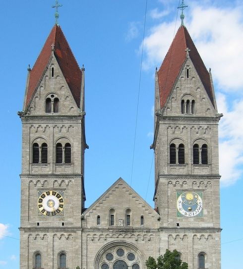 Kostel sv. Benona v Mnichově se zloději vykrást nepodařilo.