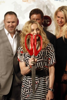 Madonna slavnostně zahájila provoz fitness centra.
