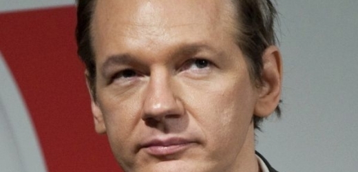Julian Assange teď přidělává vrásky většině státníků.