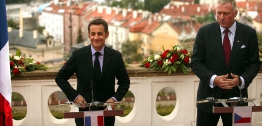 Nicolas Sarkozy a tehdejší předseda Rady EU Mirek Topolánek.
