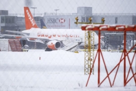 V Evropě počasí zavřelo některá letiště, například Gatwick v Londýně.