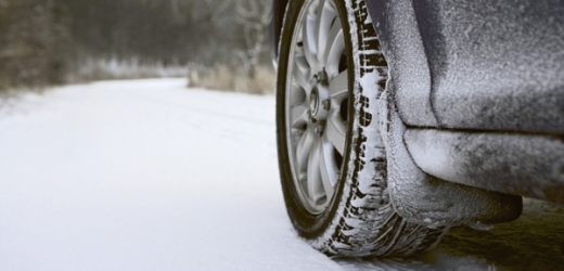Zimní pneumatiky možná už budou povinné.
