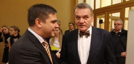 Karel Březina (vlevo) bude zastupovat primátora Bohuslava Svobodu (vpravo) v nepřítomnosti.