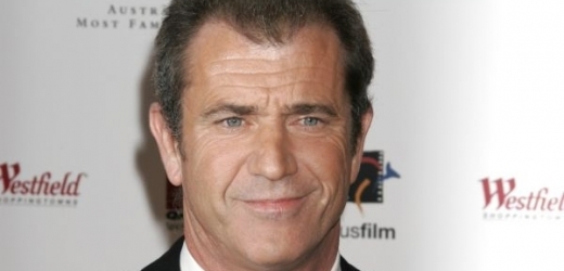 Mel Gibson se vrací do kin. 